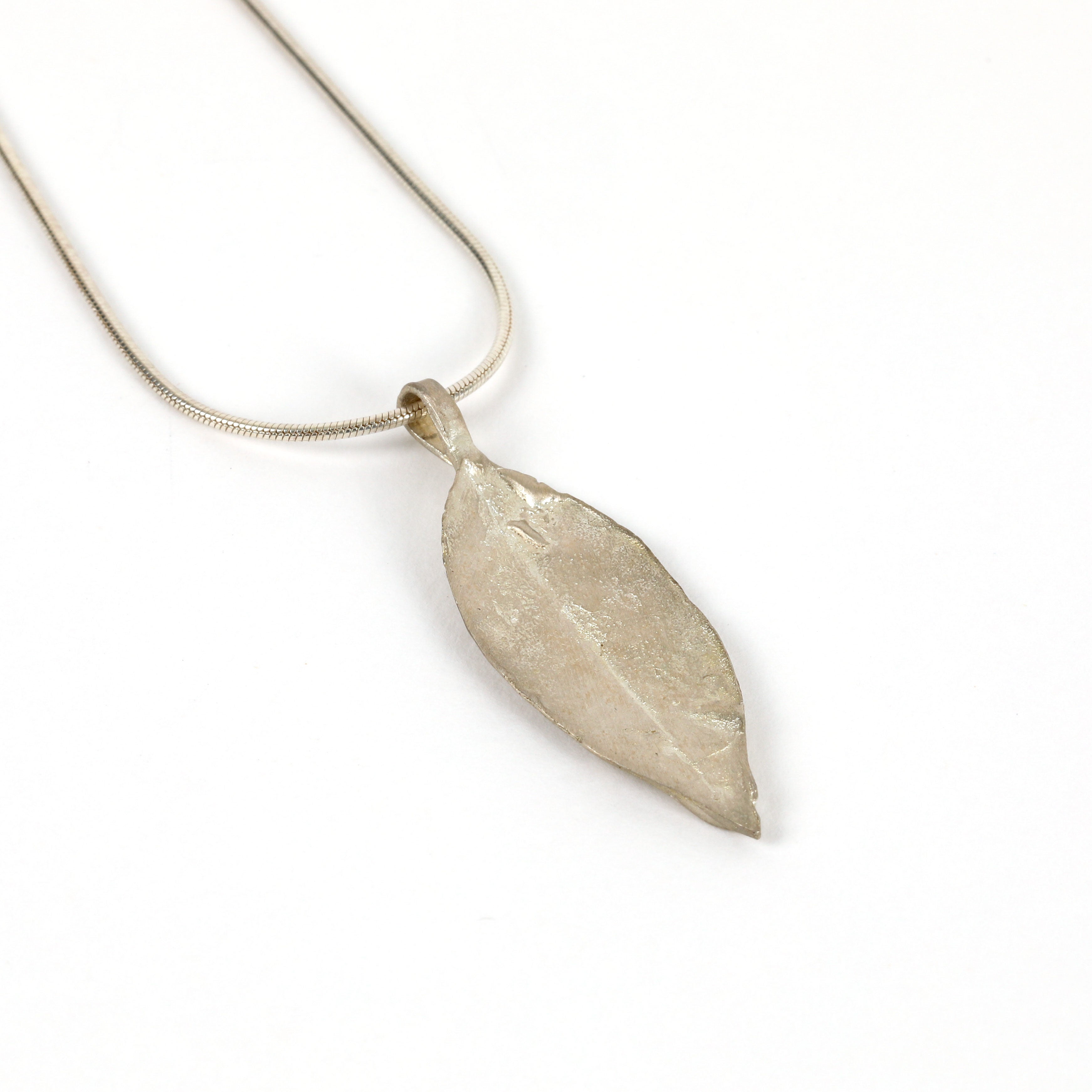 Originem Leaf Necklace – Umbrella Studio